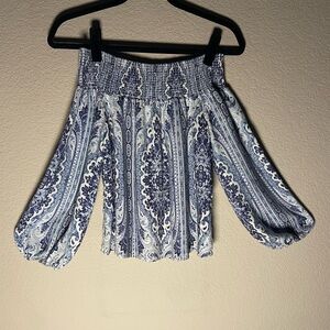 Alice + Olivia Women’s Off the Shoulder Smocked Top Size Small Blue Paisley